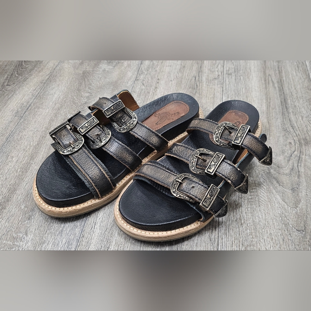 Freebird by Steven Franki Black and Brown Buckle Sandals-Size 7